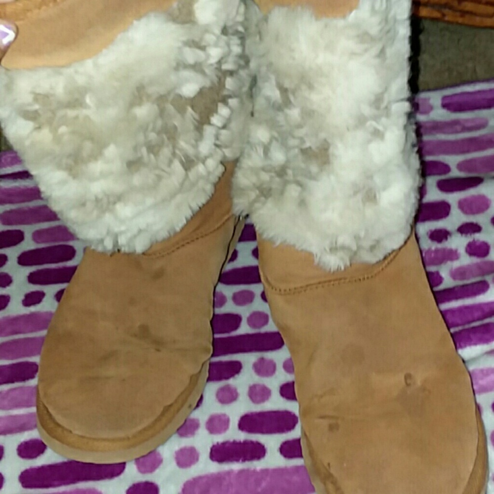 Matching boots and jacket! Worn a few times!